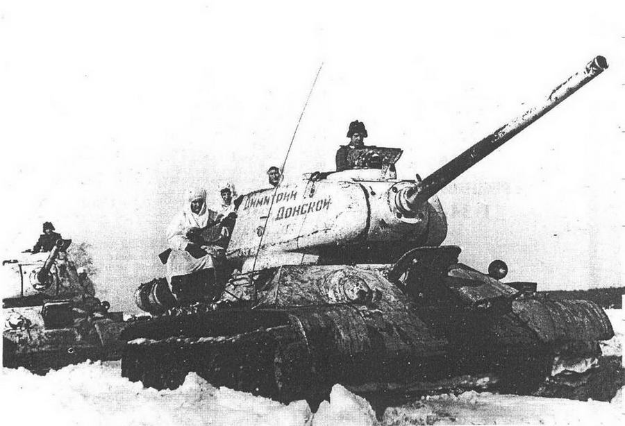Средний танк Т-34-85. Иллюстрация № 1