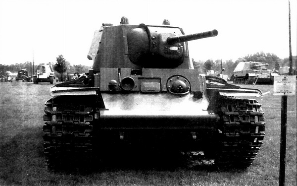Тяжёлый танк КВ, часть 1. Иллюстрация № 2